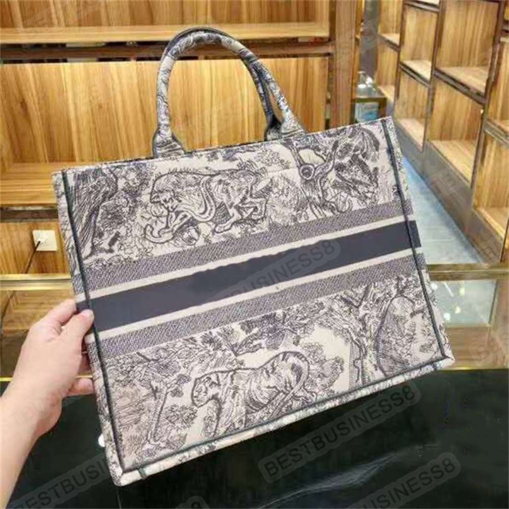 Net celebrity embroidery Tote trend canvas large-capacity handbag women 36cm, Tote bag
Net celebrity embroidery Tote trend canvas large-capacity handbag women 36cm, Tote bag