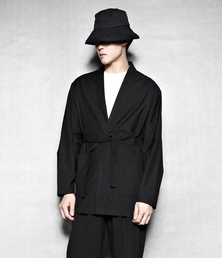 Men' Trench Coats Original Design Hong Kong Style Dark Black Diamond Cut Nine-point Sleeve Cardigan Trendy Cloak Coat
Men' Trench Coats Original Design Hong Kong Style Dark Black Diamond Cut Nine-point Sleeve Cardigan Trendy Cloak Coat