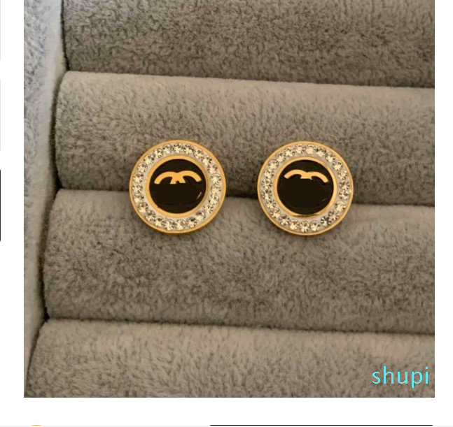 Top Quality Steel Ear Stud women designers Earings Drop Black Oil Ring Design Gold Color Earrings for Lady Gift wholesal
Top Quality Steel Ear Stud women designers Earings Drop Black Oil Ring Design Gold Color Earrings for Lady Gift wholesal