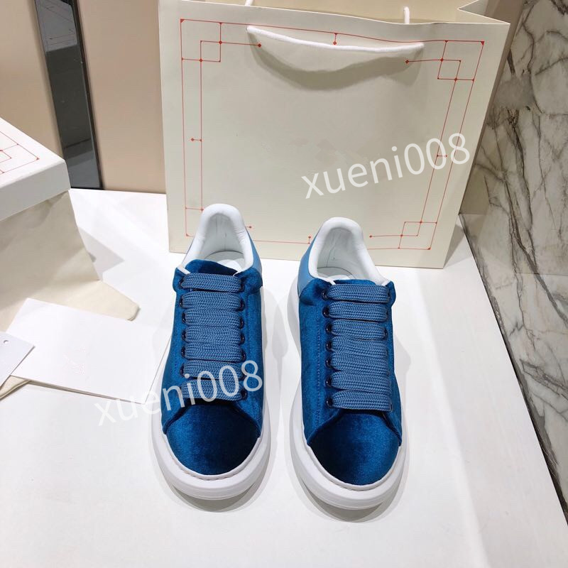 Luxurys Designer Italy Time Out Sneaker Low top Casual Shoes Women Treaded Rubber Outsole Printed Calf Leather xrx190908, Choose the color
Luxurys Designer Italy Time Out Sneaker Low top Casual Shoes Women Treaded Rubber Outsole Printed Calf Leather xrx190908, Choose the color