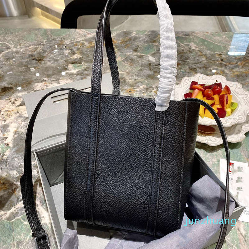 Designer- Women bags contracted fashion handbags change the chain shoulder strap back luxury package Plain bag, Black
Designer- Women bags contracted fashion handbags change the chain shoulder strap back luxury package Plain bag, Black
