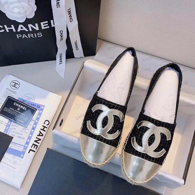 Classics Women Espadrilles flat Designer shoes Sneakers Canvas and Real Lambskin Loafers two tone cap toe Fashion casual shoe bagandshoe 17, Black
Classics Women Espadrilles flat Designer shoes Sneakers Canvas and Real Lambskin Loafers two tone cap toe Fashion casual shoe bagandshoe 17, Black
