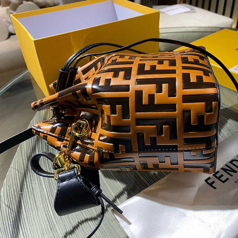 2021 New Mini Leather print FF letter Bucket Bag Drawstring One Shoulder Messenger Storage s factory outlet Versatile luxury
2021 New Mini Leather print FF letter Bucket Bag Drawstring One Shoulder Messenger Storage s factory outlet Versatile luxury