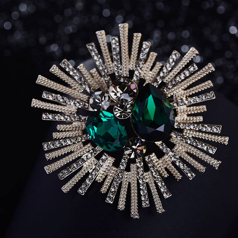 Luxury full flashing crystal brooches for women corsage coat suit pin accessories woman broche fashion christmas gifts jewelry
Luxury full flashing crystal brooches for women corsage coat suit pin accessories woman broche fashion christmas gifts jewelry