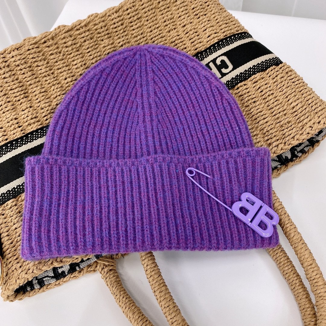 Candy Color Knitted Hat Women Winter Warm Cap BB Letter Beanie Men Leisure Hat Outdoor Ski Fashion Brand Skullies Hat
Candy Color Knitted Hat Women Winter Warm Cap BB Letter Beanie Men Leisure Hat Outdoor Ski Fashion Brand Skullies Hat