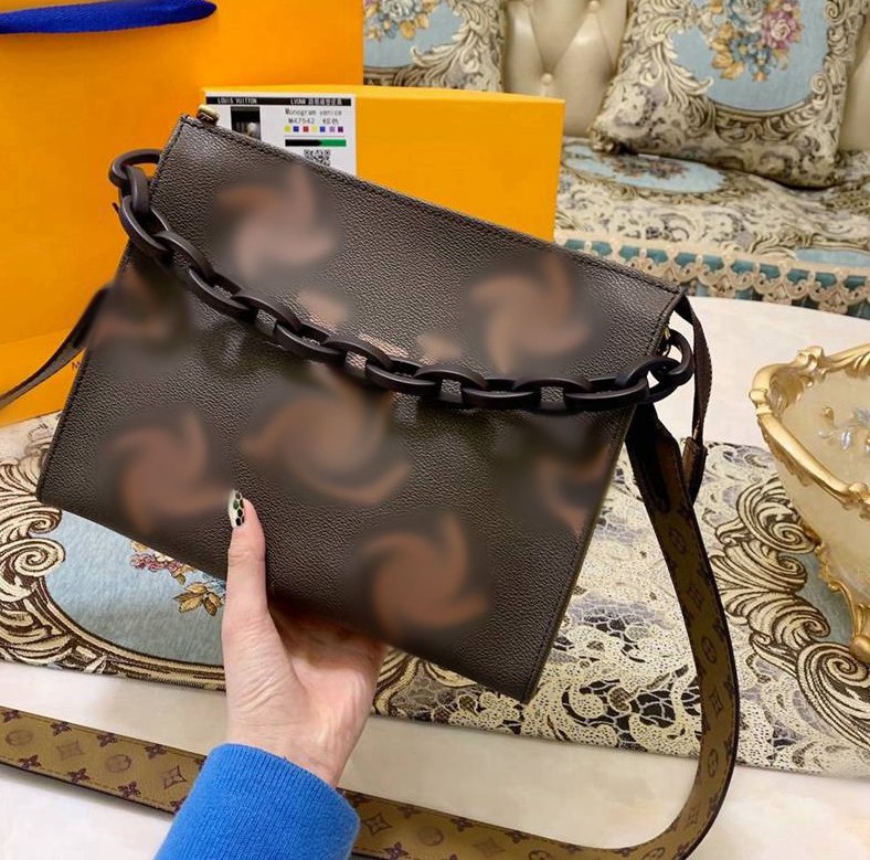 2021 On Sale Handbags Purses Women Crossbody Shoulder Bags Messenger Bag Evening Purse Totes Clutch Wallet -L0251, Red;black
2021 On Sale Handbags Purses Women Crossbody Shoulder Bags Messenger Bag Evening Purse Totes Clutch Wallet -L0251, Red;black