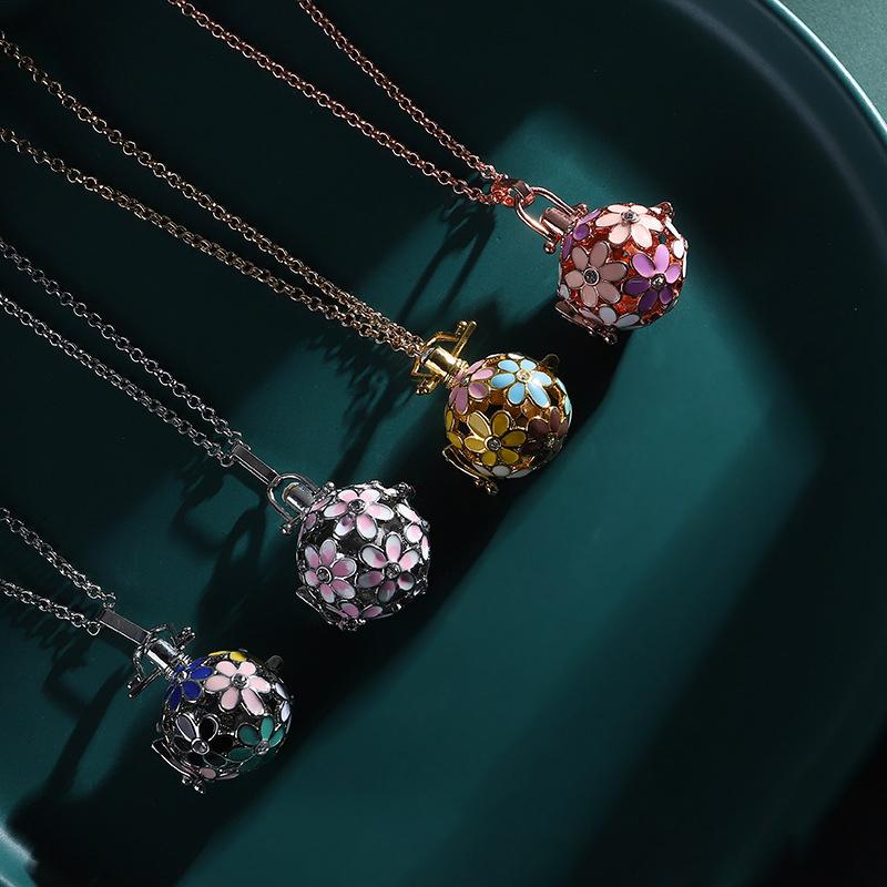 Chains Vintage Flowers With Diamonds Necklace Hollow Ball Open Beds Cage Locket Aroma Diffuser Pendant Fashion Jewelry Accessories 
Chains Vintage Flowers With Diamonds Necklace Hollow Ball Open Beds Cage Locket Aroma Diffuser Pendant Fashion Jewelry Accessories