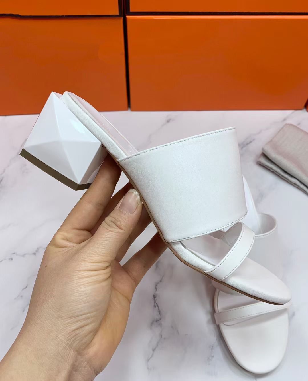 Brand-name slippers ladies sandals rubber slippers flat shoes slippers party wedding shoes mjAA004
Brand-name slippers ladies sandals rubber slippers flat shoes slippers party wedding shoes mjAA004