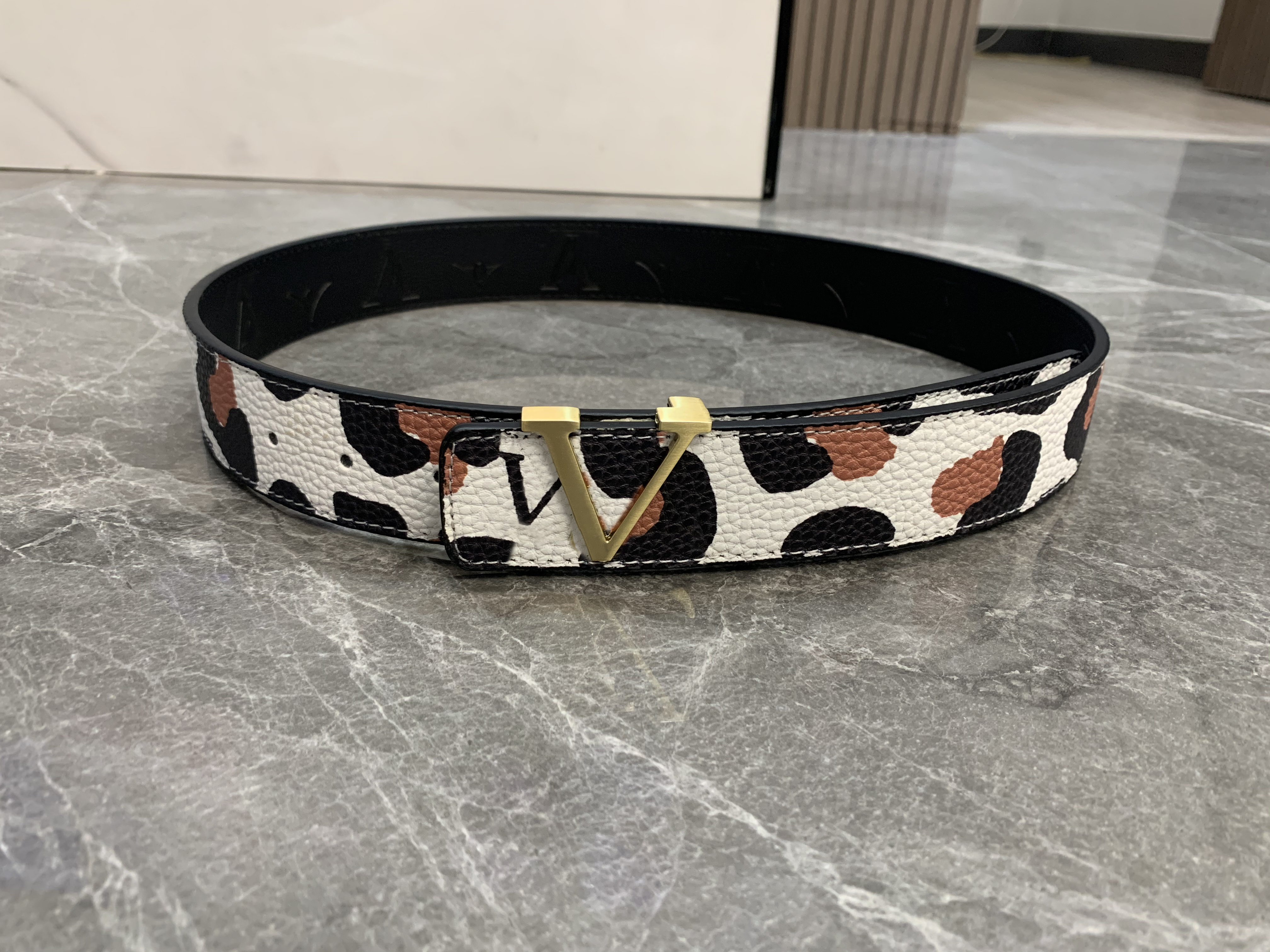 Luxury Designer Leopard Belt Big Buckle Fashion Genuine Leather Women Belts Classic Casual Men Waistband, Black
Luxury Designer Leopard Belt Big Buckle Fashion Genuine Leather Women Belts Classic Casual Men Waistband, Black