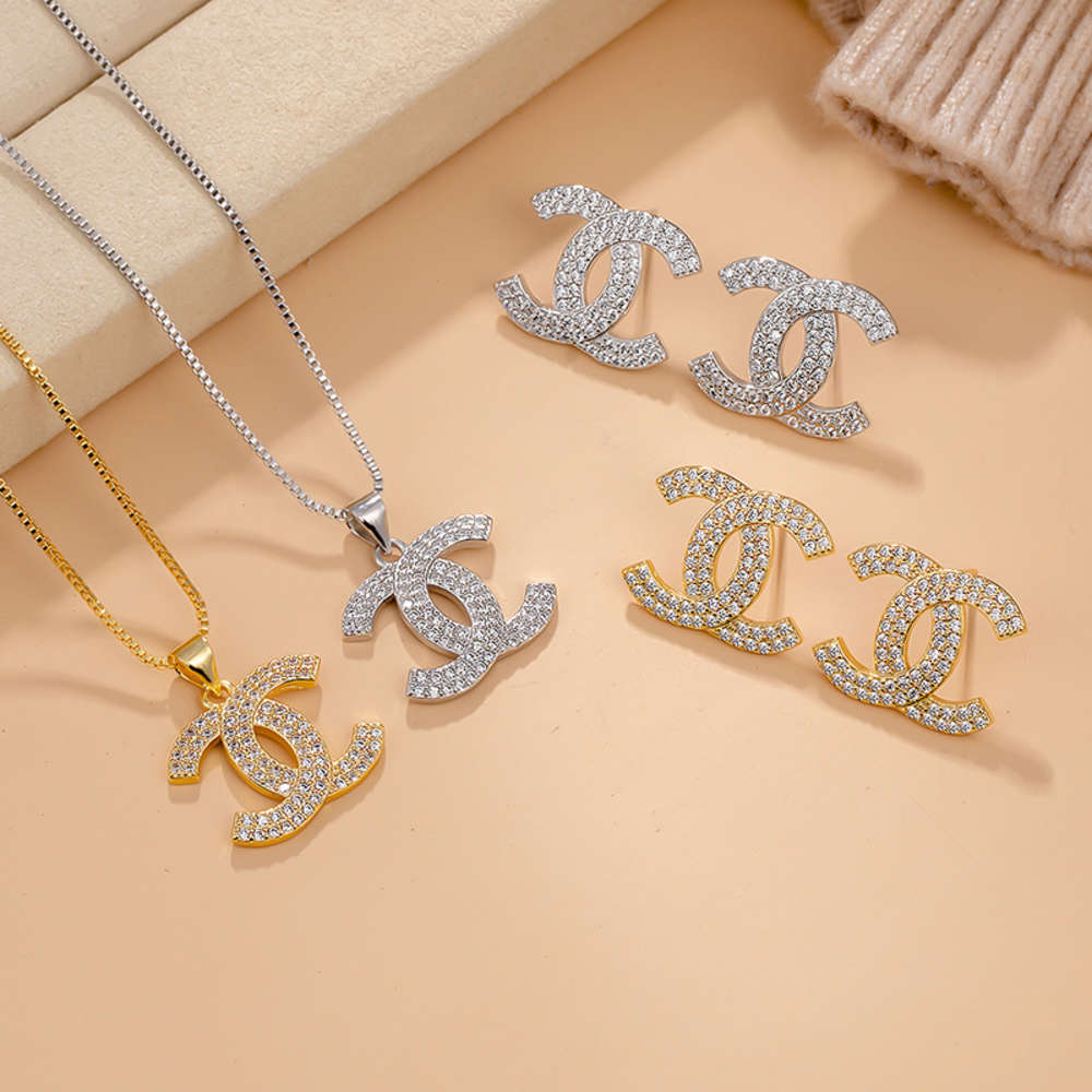 Necklace custom digner Mini fashion personalized women's Necklace Set Gold Plated Charm Jewelry Necklace Pendant
Necklace custom digner Mini fashion personalized women's Necklace Set Gold Plated Charm Jewelry Necklace Pendant