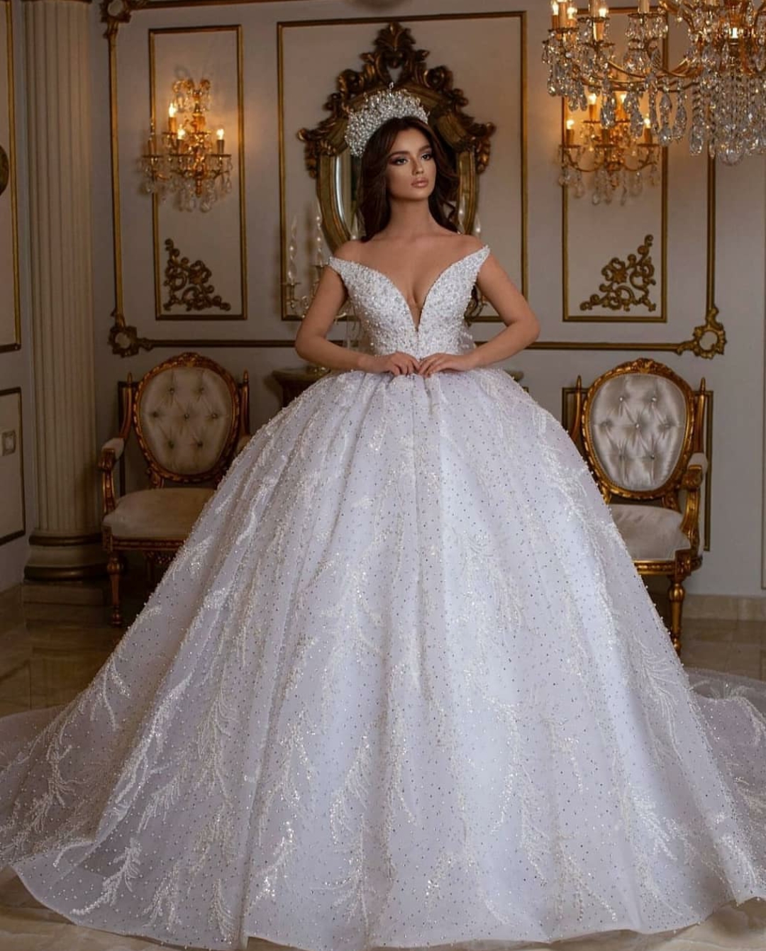 Elegant White Pearls Wedding Dresses Lace Appliques Ball Gown Heavy Beaded Bridal Gowns Modern vestido de novia