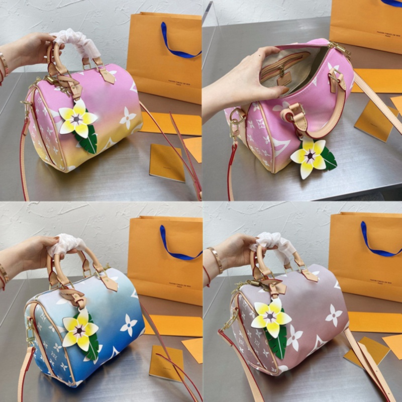 TopLVLouisVitton Speedy 25 Gradient Shoulder Bags Nano tote Luxurys handbags Designers Purses women fashion designer Cross
TopLVLouisVitton Speedy 25 Gradient Shoulder Bags Nano tote Luxurys handbags Designers Purses women fashion designer Cross