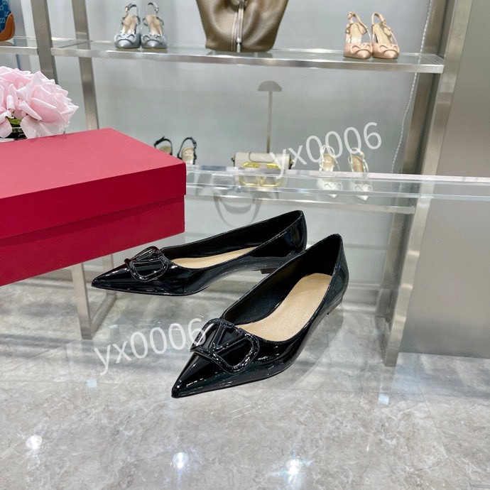 Top Triple mens casual shoes Blue Yellow Grey white Black Jade burgundy navy trainer lime pink men women sneak yh211130, Choose the color
Top Triple mens casual shoes Blue Yellow Grey white Black Jade burgundy navy trainer lime pink men women sneak yh211130, Choose the color
