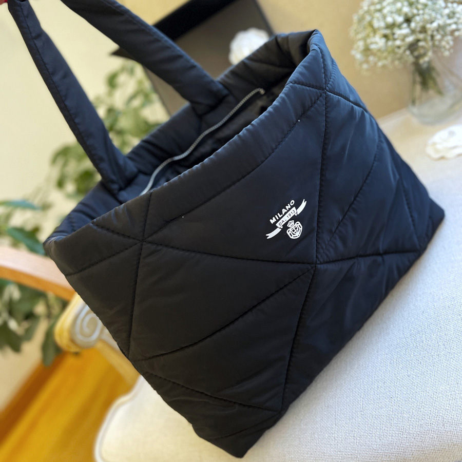 Designers Bags Handbag Shoulder Flap Crossbody Bag Purse Wallets Casual Totes Plain Geometric Solid Color Hasp Open Shopping Backpack Lady Women Luxury Handbags 00, #0
Designers Bags Handbag Shoulder Flap Crossbody Bag Purse Wallets Casual Totes Plain Geometric Solid Color Hasp Open Shopping Backpack Lady Women Luxury Handbags 00, #0