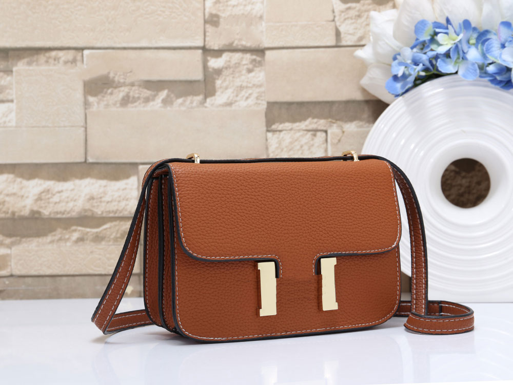 Messenger bag ladies luxury designer 2021 classic fashion cowhide flip leather one-shoulder constance slim evercolor gold buckle wallet clutch
Messenger bag ladies luxury designer 2021 classic fashion cowhide flip leather one-shoulder constance slim evercolor gold buckle wallet clutch