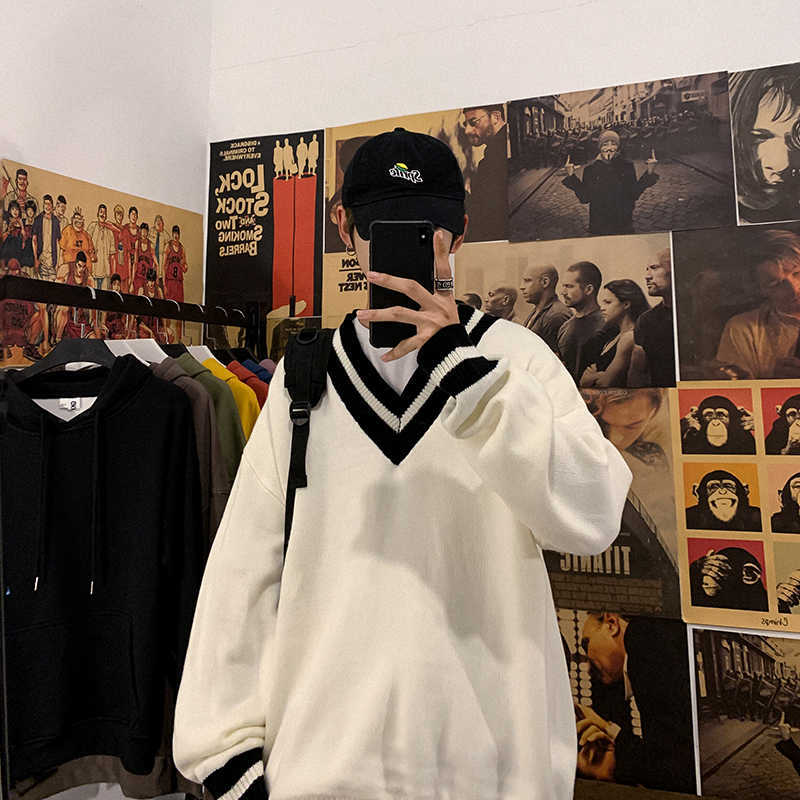 Men Fashion Pullover In Warm Cashmere Knitting Long Sleeve Knit V-neck Loose Coats Casual Black/White Woolen Sweater M-2XL 210818