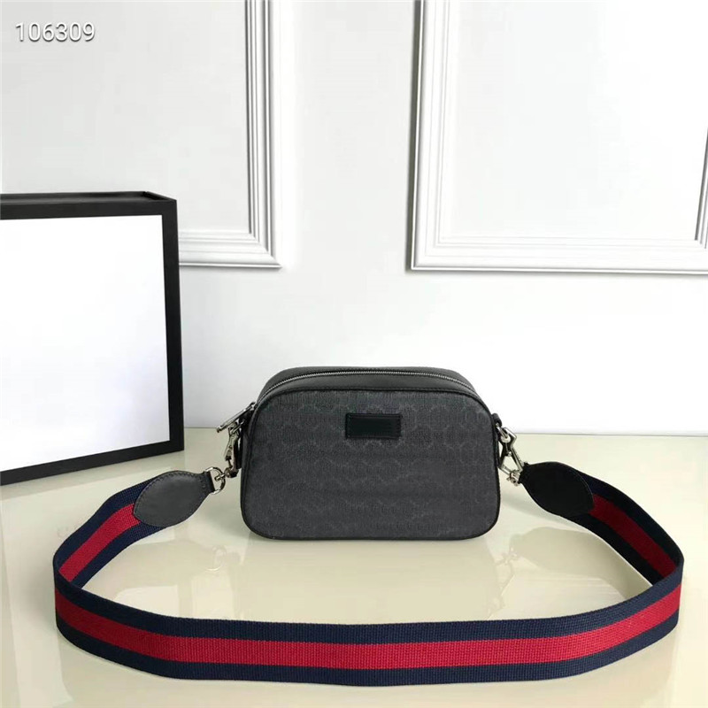 Trendy Men 574886 Classic Waiset Bag Package Canvas Leather Cowhide Pockets The Highest Quality Handbag Size 24cm 15cm 7cm
Trendy Men 574886 Classic Waiset Bag Package Canvas Leather Cowhide Pockets The Highest Quality Handbag Size 24cm 15cm 7cm