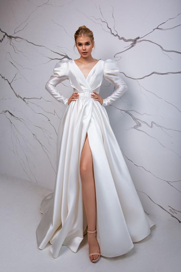 Vintage Matte Stain Wedding Dresses 2021 Ruffles Long Sleeve Front Split Sweep Train Country Boho Bridal Gowns Vestidos De Novia