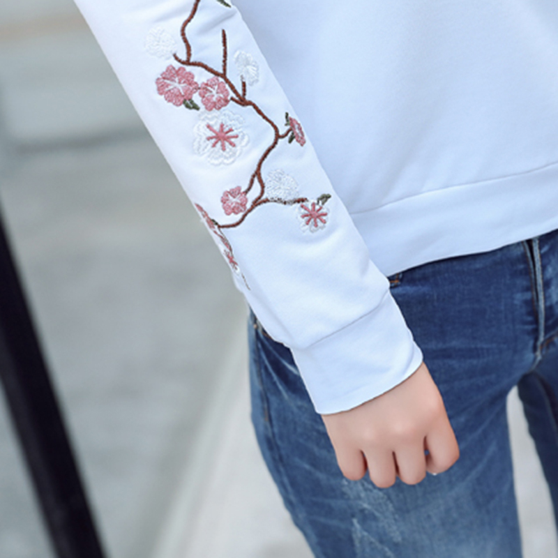 Women Cotton Long Sleeve Blouses Woman Fashion Pullover Loose Simple Autumn Vintage Embroidered Womens Shirts 10714 210518