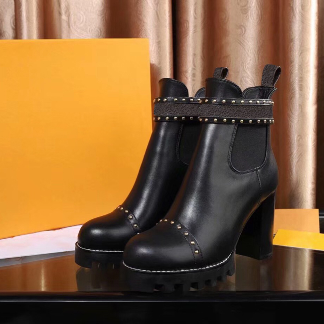World Tour Desert Boot designer women boots Platform Boot Spaceship Ankle Boots,5cm Heel flamingos medal martin boots heavy duty soles BOX, Black
World Tour Desert Boot designer women boots Platform Boot Spaceship Ankle Boots,5cm Heel flamingos medal martin boots heavy duty soles BOX, Black