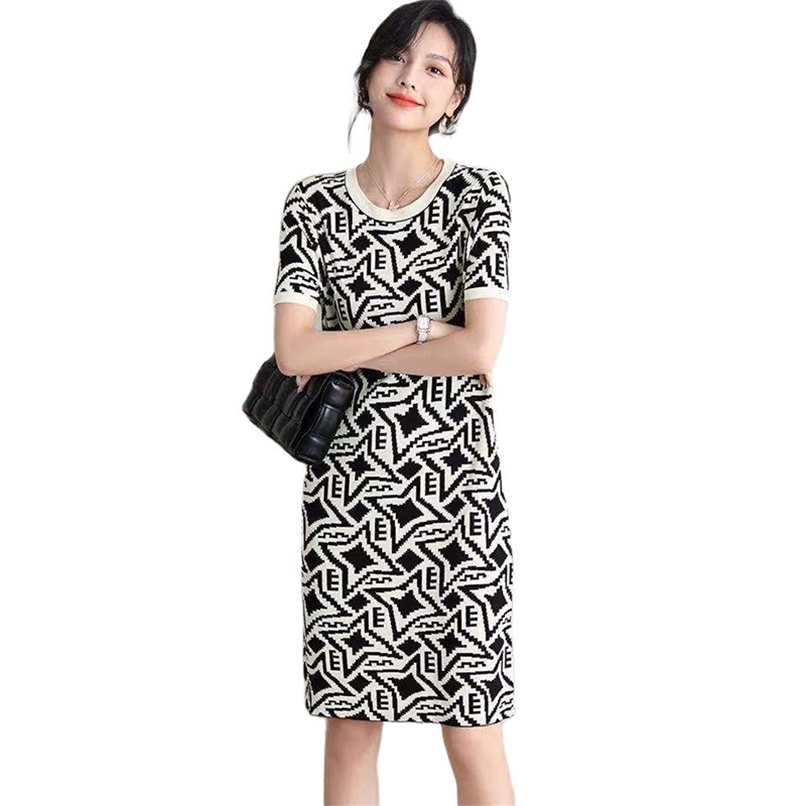 Fashion elegant dress female casual self-cultivation ice silk knitted t-shirt skirt summer Korean women's clothing 210520, The picture color
Fashion elegant dress female casual self-cultivation ice silk knitted t-shirt skirt summer Korean women's clothing 210520, The picture color