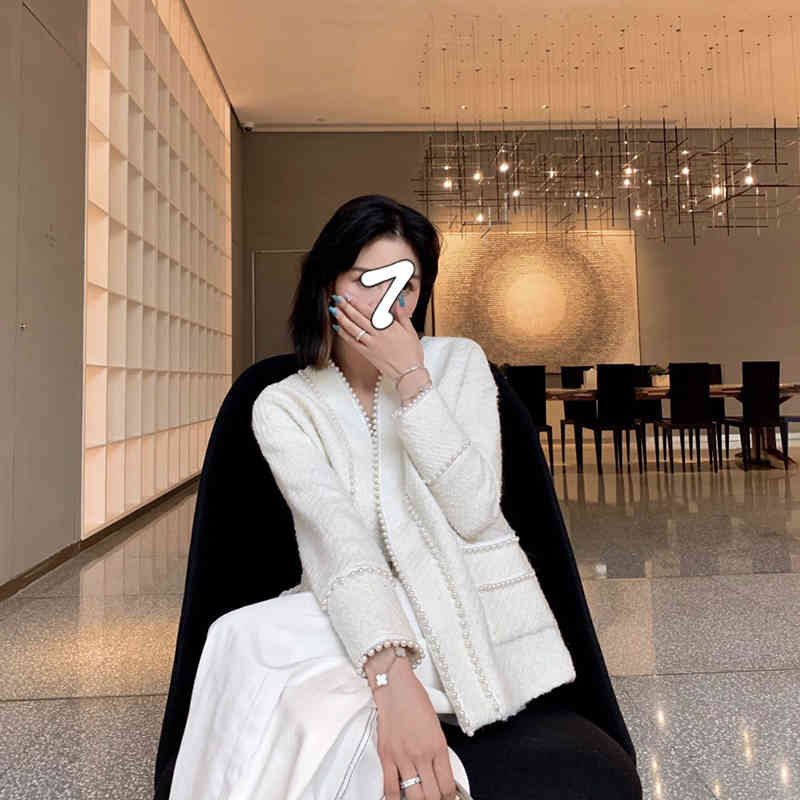 White Tweed Women Beads Jacket Autumn / Winter Woolen Coat Ladies Loose Wool Classic Chaquetas De Mujer 210520