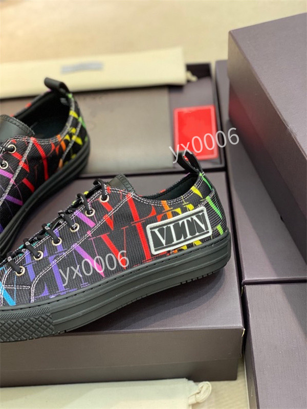 Quality men women Oversized Casual 35-46 Shoes Fashion designer triple reflective rose gold leather black pink sail beige green suede fs210810, Choose the color
Quality men women Oversized Casual 35-46 Shoes Fashion designer triple reflective rose gold leather black pink sail beige green suede fs210810, Choose the color