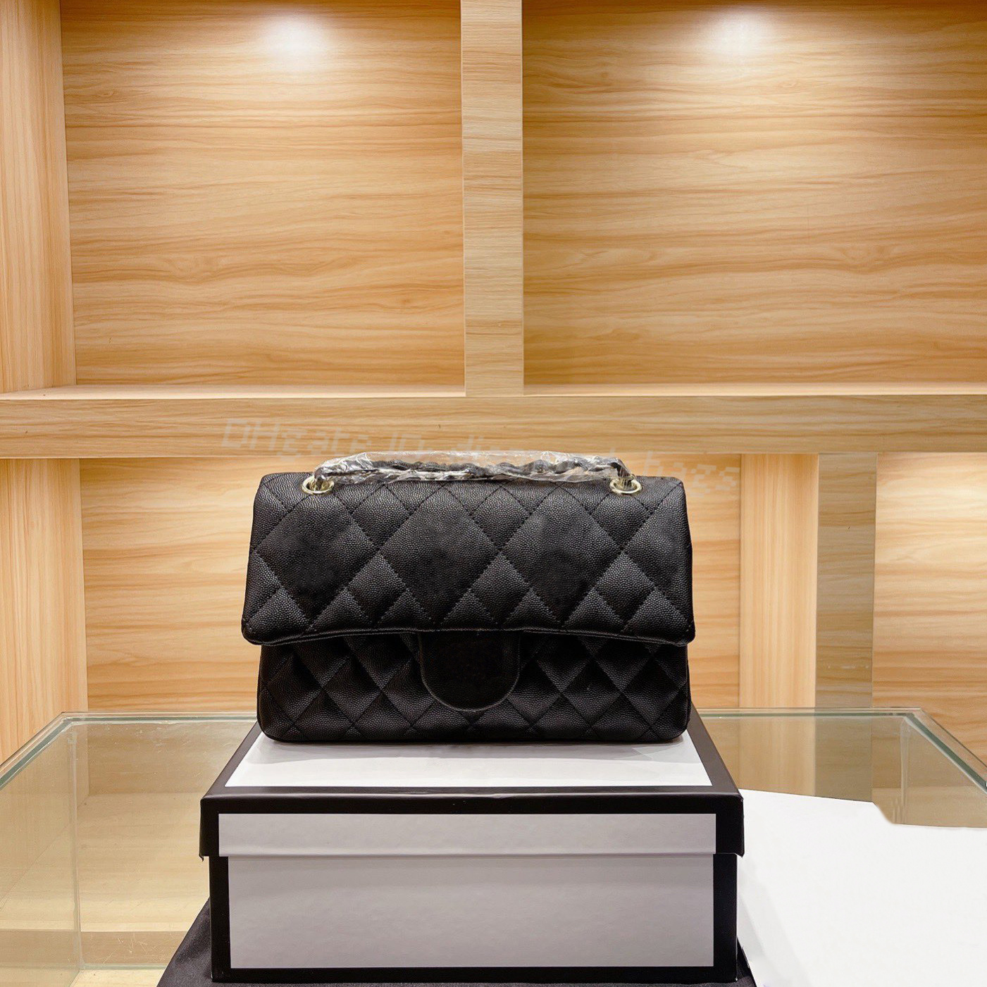 Handbag women wallet designer purses casual shopping totes shoulder crossbody bags Caviar Crust flap bag luxury clutch lady cardholder Interior Compartment tote, No bag
Handbag women wallet designer purses casual shopping totes shoulder crossbody bags Caviar Crust flap bag luxury clutch lady cardholder Interior Compartment tote, No bag