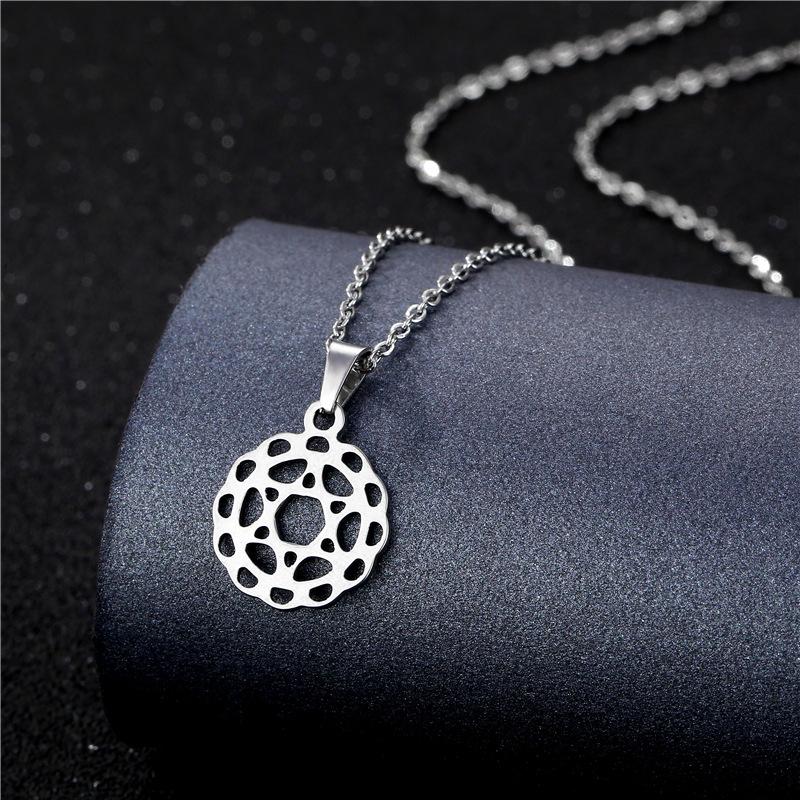 Pendant Necklaces Yungqi Stainless Steel Fashion Hanukkah Star Of David Shield Choker Charm DIY Jewish Necklace Jewelry Collier Male
Pendant Necklaces Yungqi Stainless Steel Fashion Hanukkah Star Of David Shield Choker Charm DIY Jewish Necklace Jewelry Collier Male