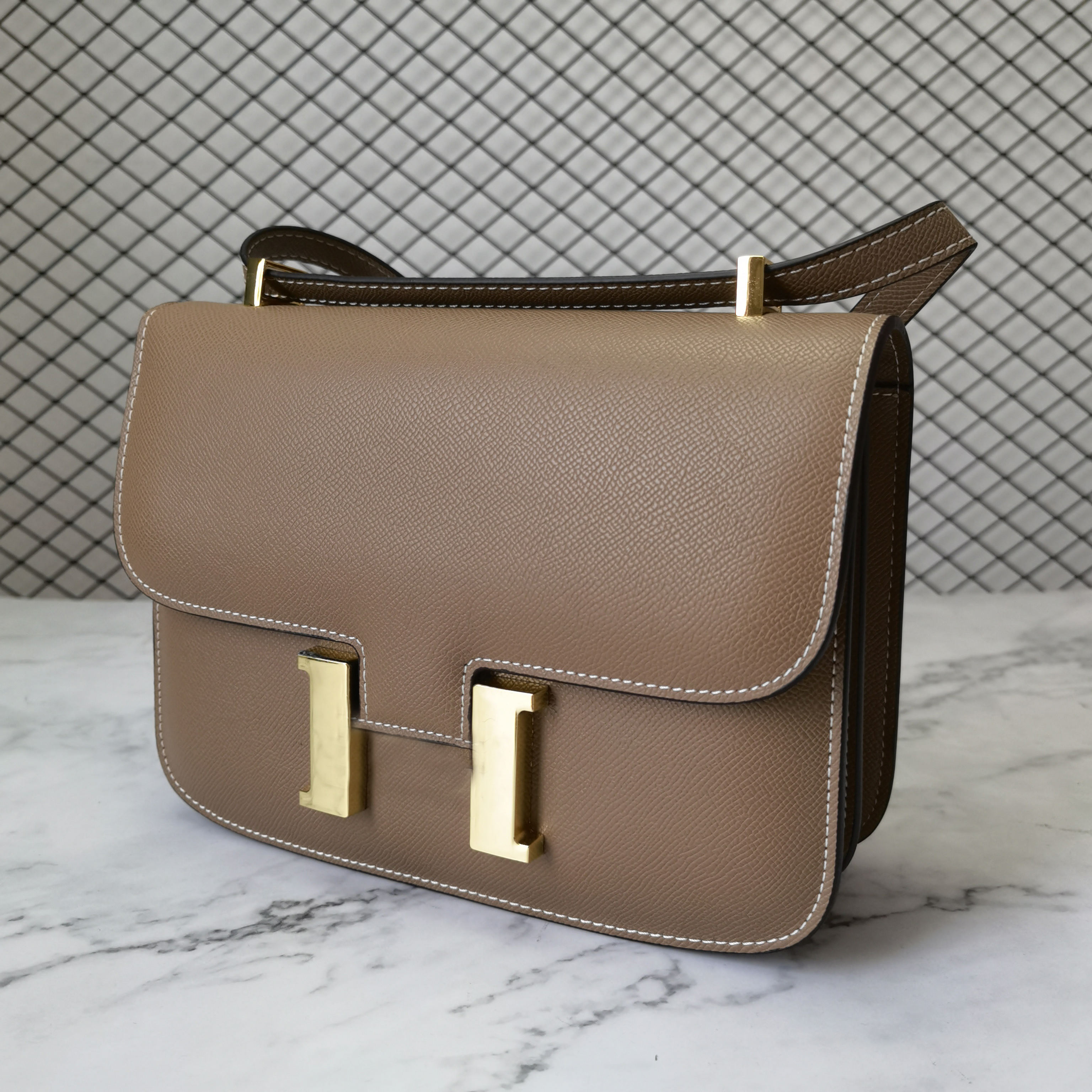 New arrival Women Luxurys Designers Bags 2021 Chest pack lady Tote chains handbags messenger backpack nylon Crossbody bag European and American fashion wild, Accessories
New arrival Women Luxurys Designers Bags 2021 Chest pack lady Tote chains handbags messenger backpack nylon Crossbody bag European and American fashion wild, Accessories
