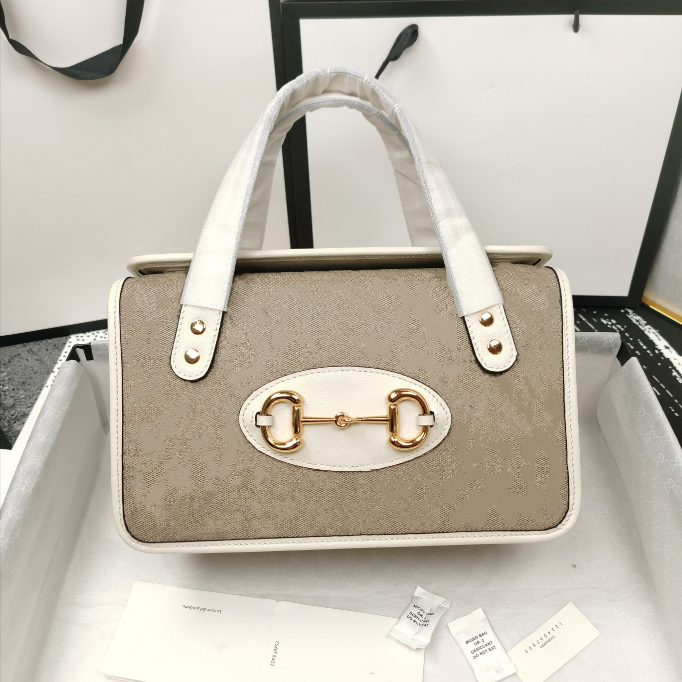 Original 2021 fashion bag women designer 100% genuine leather handbag 1955 horsebit saddle tofu buckle shoulder bags messenger jewelry box
Original 2021 fashion bag women designer 100% genuine leather handbag 1955 horsebit saddle tofu buckle shoulder bags messenger jewelry box