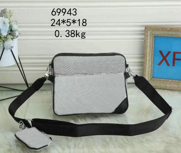 Designer tote Luxurys Pochette Trio MEN bags women Luxurys handbags messenger shoulder bags pockets Totes Shopping Cross Body wallets, White grid
Designer tote Luxurys Pochette Trio MEN bags women Luxurys handbags messenger shoulder bags pockets Totes Shopping Cross Body wallets, White grid