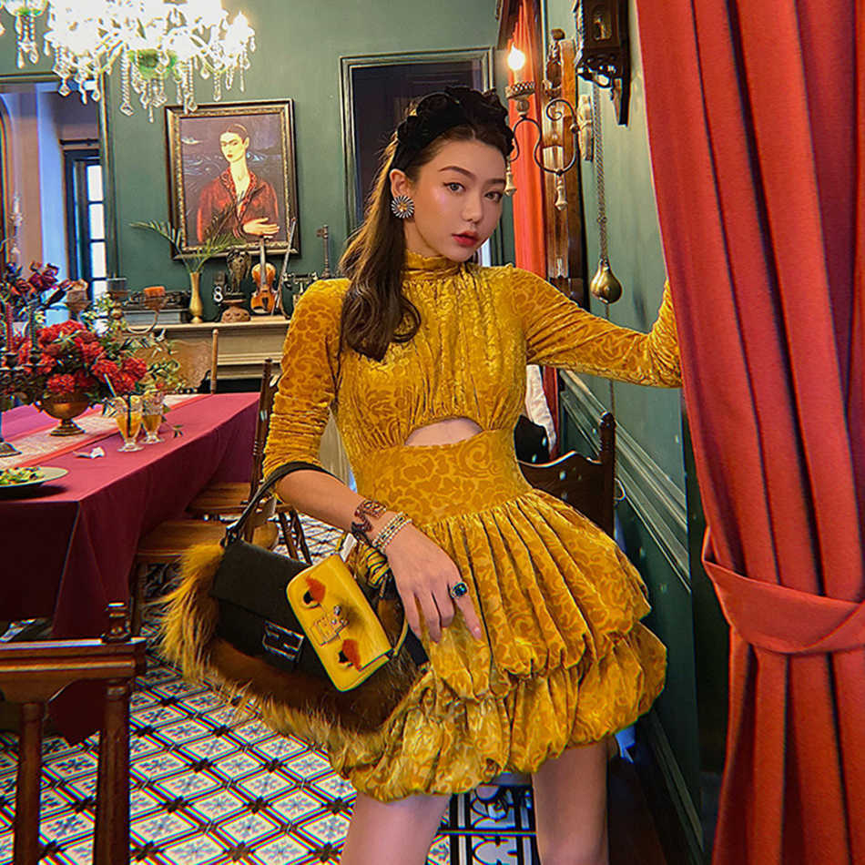 Sexy Bodycon Velvet Mini Dress Golden Ladies Autumn Long Sleeve Hollow High Neck Party Female Vestido 210527