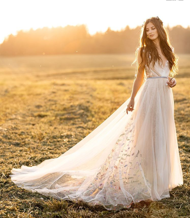 2021 Boho Embroidery Lace Wedding Dresses For Bride A Line Country Bridal Gowns Straps Sexy Backless Sleeveless Engagment Dress Vestido De Novia