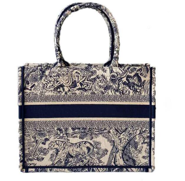 2020 new embroidered tiger pattern large capacity luxury big brand shopping bag handbag handbag handmade double-sided flower
2020 new embroidered tiger pattern large capacity luxury big brand shopping bag handbag handbag handmade double-sided flower