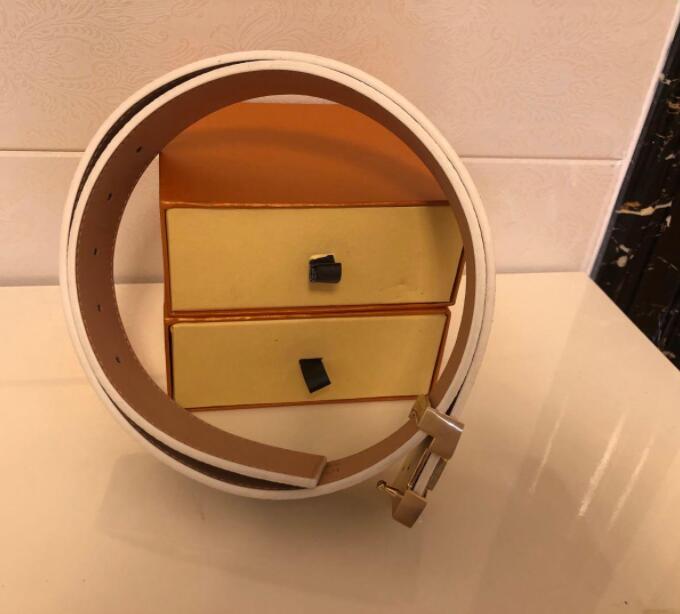 2022 Classic Business Belts Designer Belt Fashion Men Black Women Big L Gold Buckle Smooth Buckles Width 3.8cm metal, No box
2022 Classic Business Belts Designer Belt Fashion Men Black Women Big L Gold Buckle Smooth Buckles Width 3.8cm metal, No box