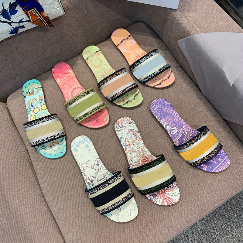 Fashion multi color low heel flat bottom women's slippers 2021 summer leather designer outdoor lawn beach rainbow letter denim sandals 35-42, Black
Fashion multi color low heel flat bottom women's slippers 2021 summer leather designer outdoor lawn beach rainbow letter denim sandals 35-42, Black