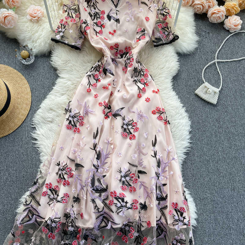 DEAT Summer Arrivals Short Sleeve V-neck Hollow Out Waist Slim Vintage Embroidery A-line Long Dress MZ732 210709