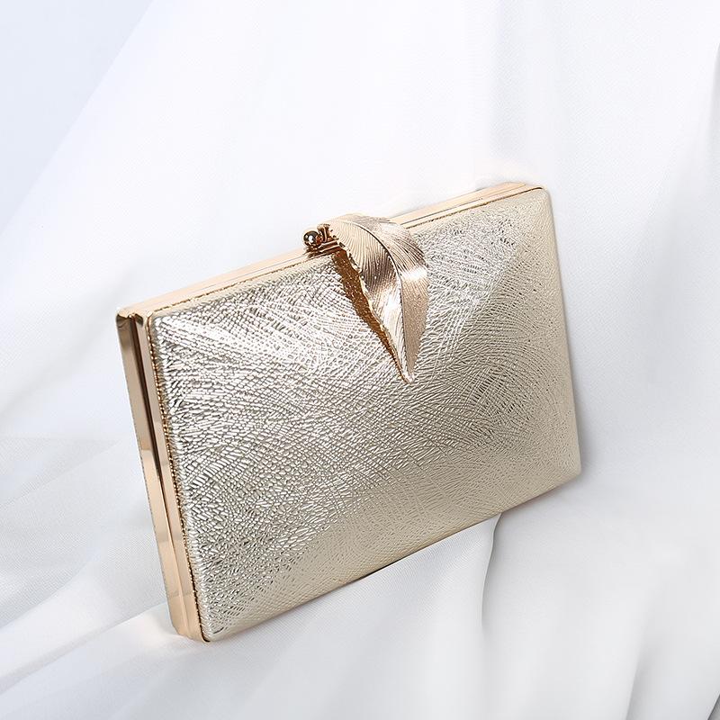 Evening Bags Luxy Moon Women's Clutch Bag Gold Party Purse Ladies Handbag Wedding For Bridal Metal Leaf Lock Shoulder ZD1524, Black
Evening Bags Luxy Moon Women's Clutch Bag Gold Party Purse Ladies Handbag Wedding For Bridal Metal Leaf Lock Shoulder ZD1524, Black