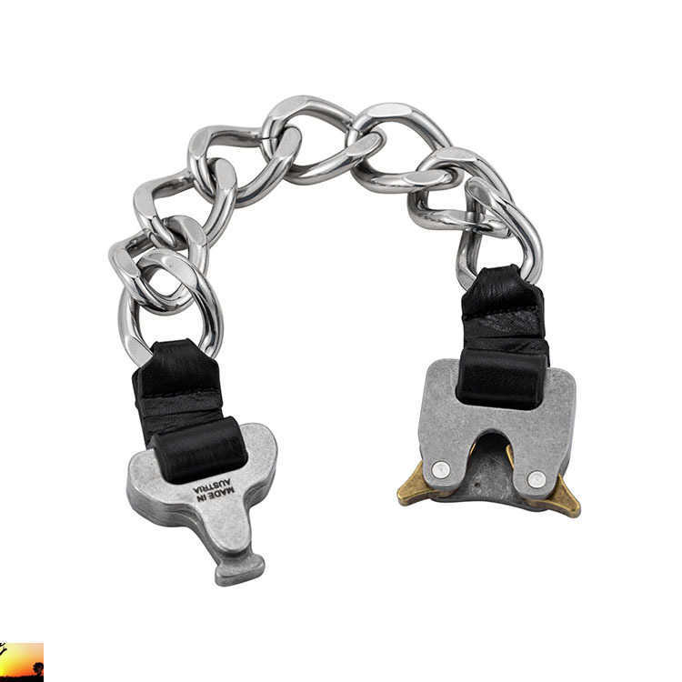 Alyx Bracelet Metallic Embossed Chain Safety Clasp Hip Hop Street Motorcycle Safety Chain Bracelet Spot Wholesale Q0622
Alyx Bracelet Metallic Embossed Chain Safety Clasp Hip Hop Street Motorcycle Safety Chain Bracelet Spot Wholesale Q0622