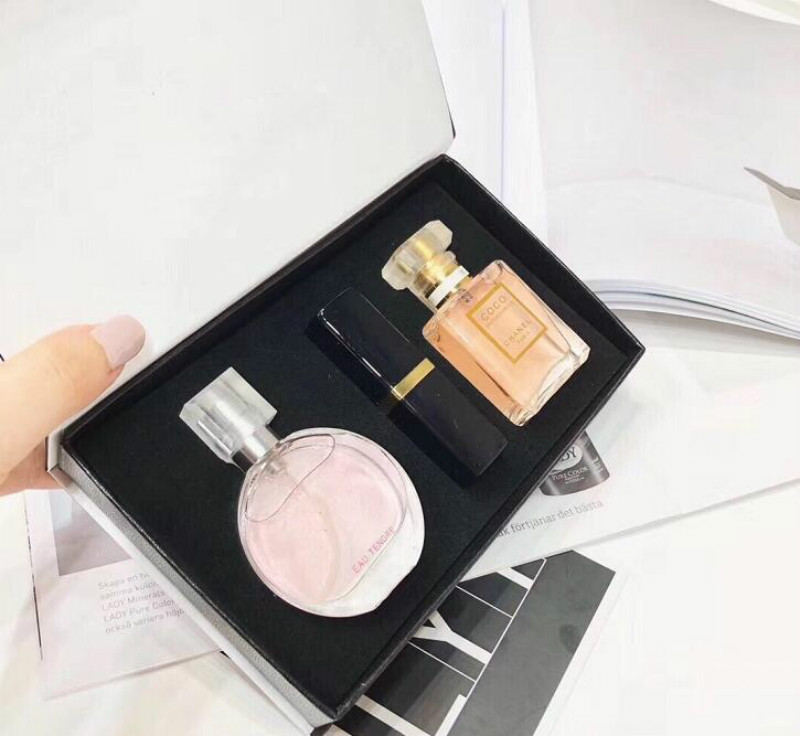 Brand Makeup Set Collection Matte Lipstick 15ml Perfume 3 in 1 Cosmetic Kit with Gift Box for Women
Brand Makeup Set Collection Matte Lipstick 15ml Perfume 3 in 1 Cosmetic Kit with Gift Box for Women