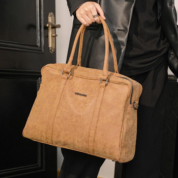 mens leathers shoulder bag street personality yellow business briefcase large capacity horizontal mens handbag European popular solid color leather backpack
mens leathers shoulder bag street personality yellow business briefcase large capacity horizontal mens handbag European popular solid color leather backpack