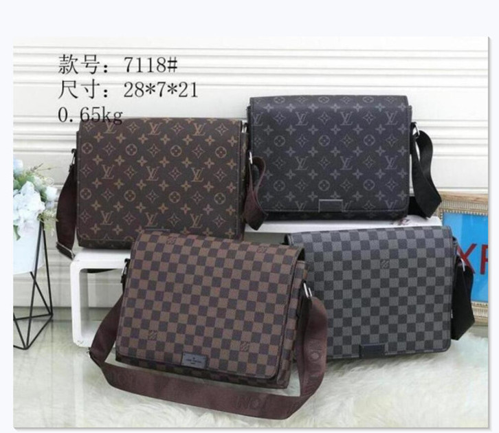 LVLOUISVITTON bagVUTTON Briefcase Bag men Leather Backpack Luxurys Shoulder Famous Designers Handbag Crossbody Lady T
LVLOUISVITTON bagVUTTON Briefcase Bag men Leather Backpack Luxurys Shoulder Famous Designers Handbag Crossbody Lady T