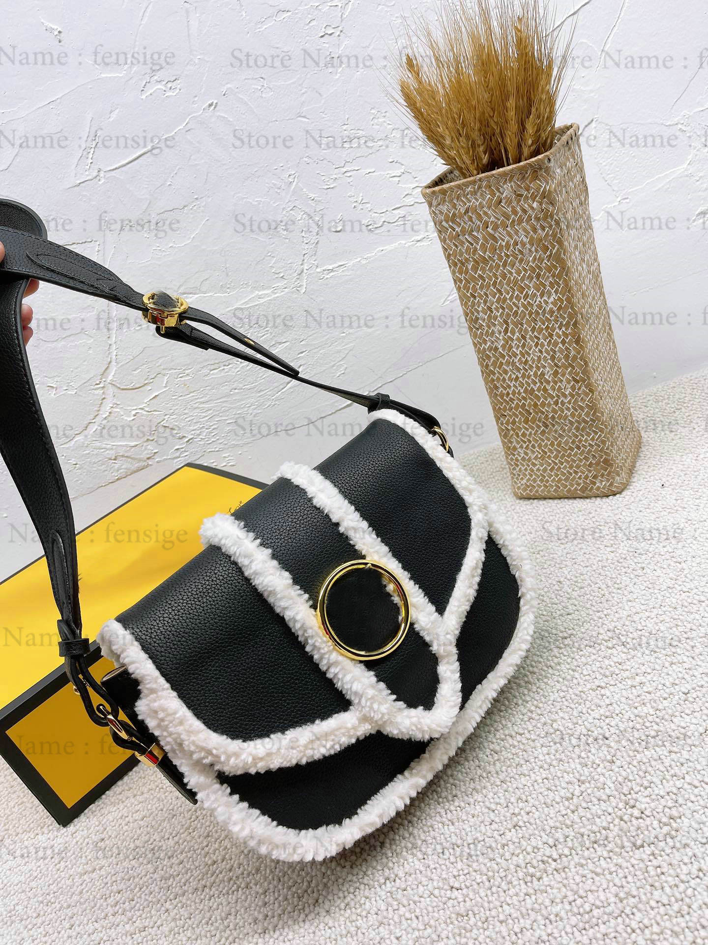 M58971 PONT 9 Soft Bag Circle 2021 Teddy WOMEN Luxurys Designers Bags leather Handbag Messenger Shopping Crossbody Shoulder Bag Totes Purse M58729 M58967 M58964, #1
M58971 PONT 9 Soft Bag Circle 2021 Teddy WOMEN Luxurys Designers Bags leather Handbag Messenger Shopping Crossbody Shoulder Bag Totes Purse M58729 M58967 M58964, #1