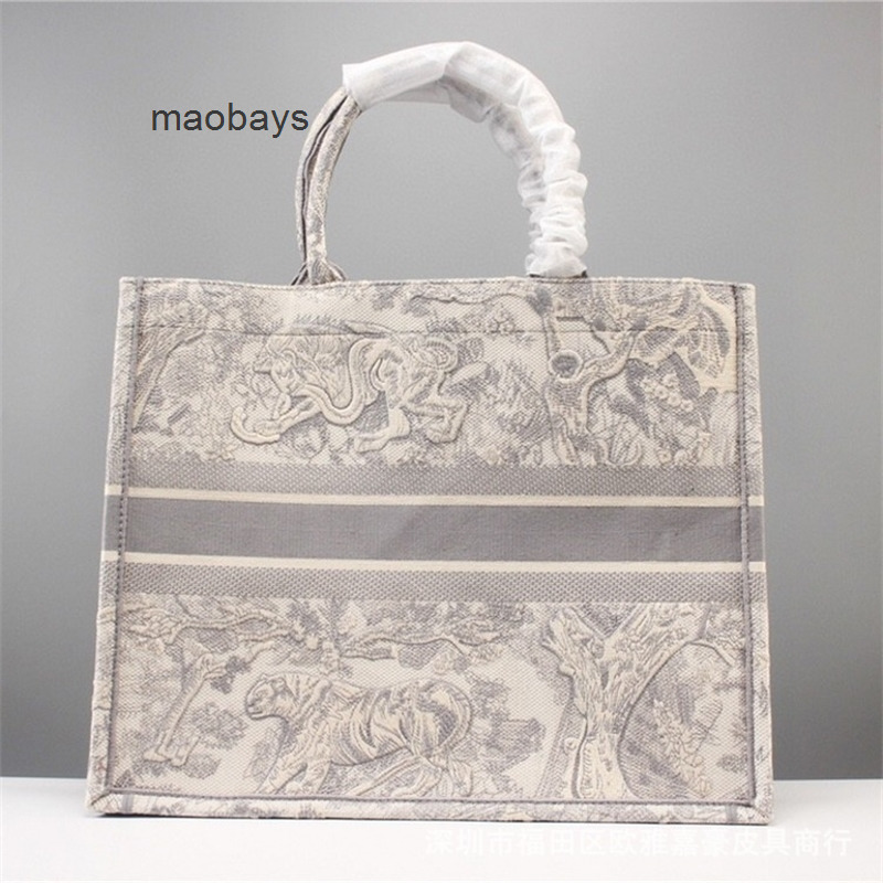 christian christian Luxurys Designers Handbag Handbags Wholesale Large Book Bag Canvas Tiger Coconut Forest Three Dimensional Embroidery
christian christian Luxurys Designers Handbag Handbags Wholesale Large Book Bag Canvas Tiger Coconut Forest Three Dimensional Embroidery