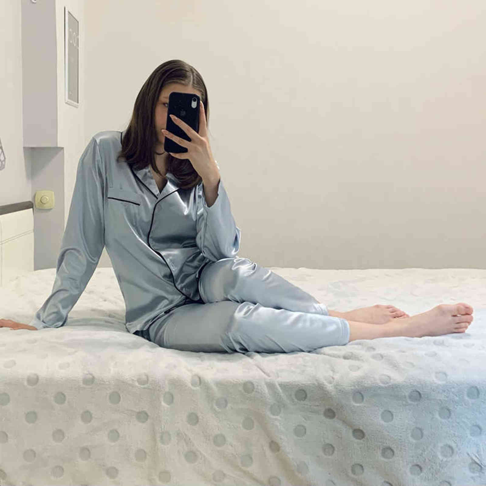Fashion Solid Color Satin Robe Set With Bra Sexy Pajamas Set Female Home Suit For Women Pajama Spring Long Sleeve Sleepwear 211109