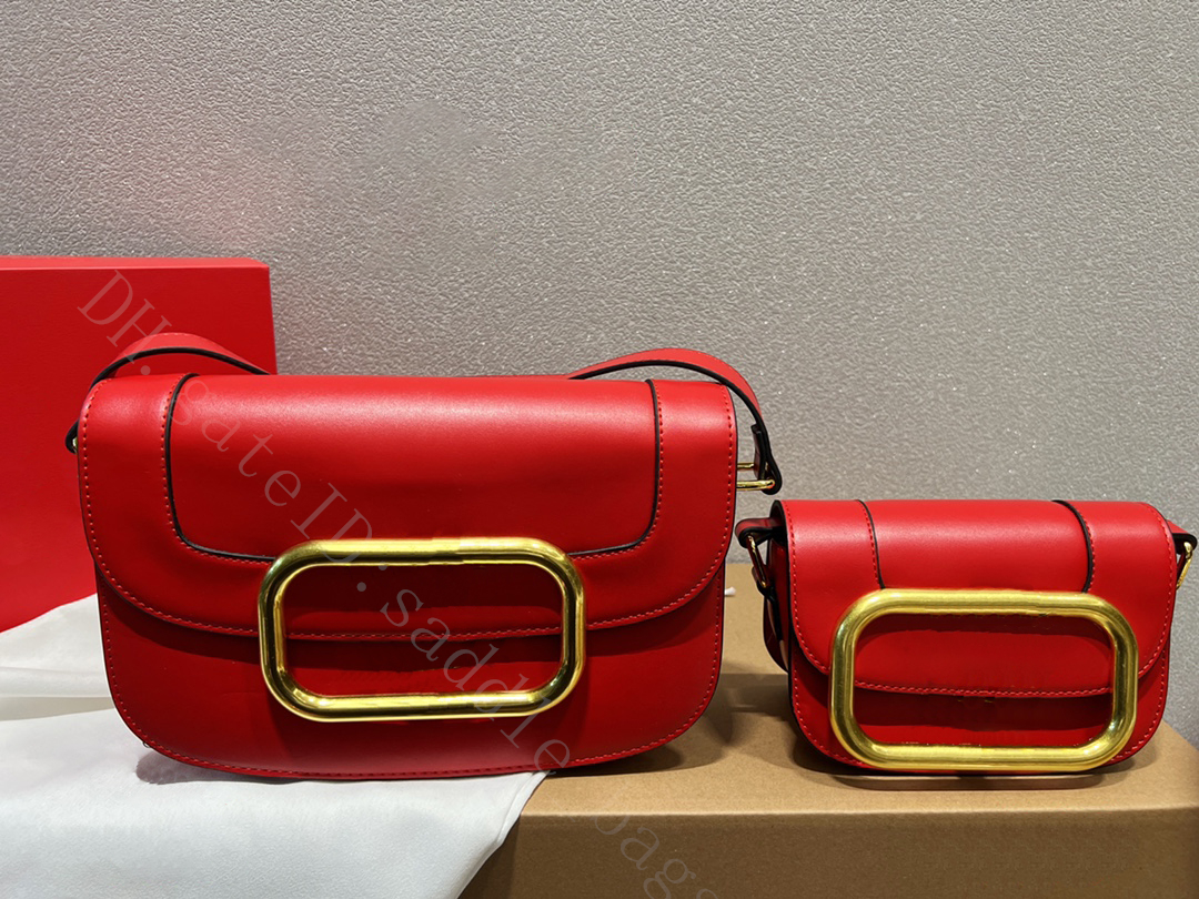 V famous designer Saddle bags shoulder plain cross body lady fashion letter messenger Handbags flaps casual totes young people coin purse crossbody wallets hot cool, Color q
V famous designer Saddle bags shoulder plain cross body lady fashion letter messenger Handbags flaps casual totes young people coin purse crossbody wallets hot cool, Color q