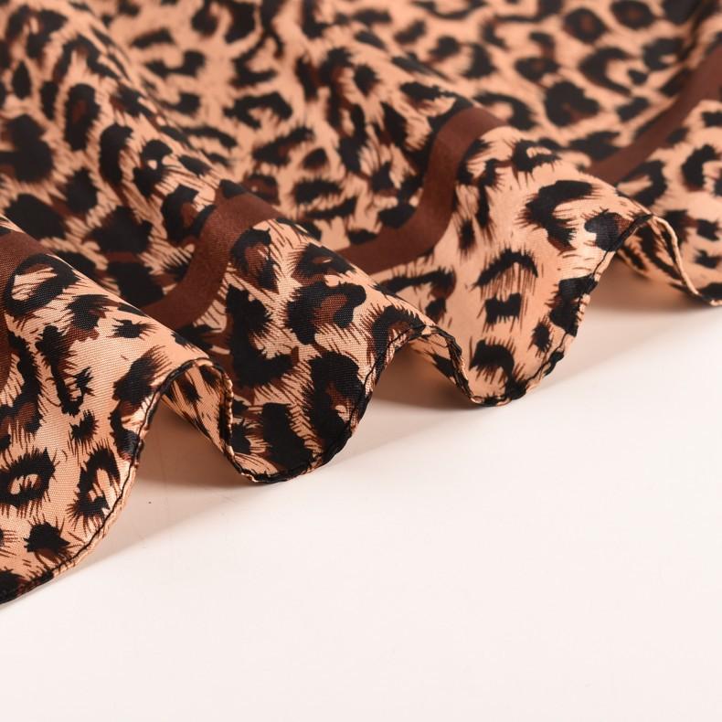 Scarves Wholesale 5 Fashion Satin Cloth Small Leopard Print Silk Scarf 90CM Square Simulation Lady Shawl
Scarves Wholesale 5 Fashion Satin Cloth Small Leopard Print Silk Scarf 90CM Square Simulation Lady Shawl