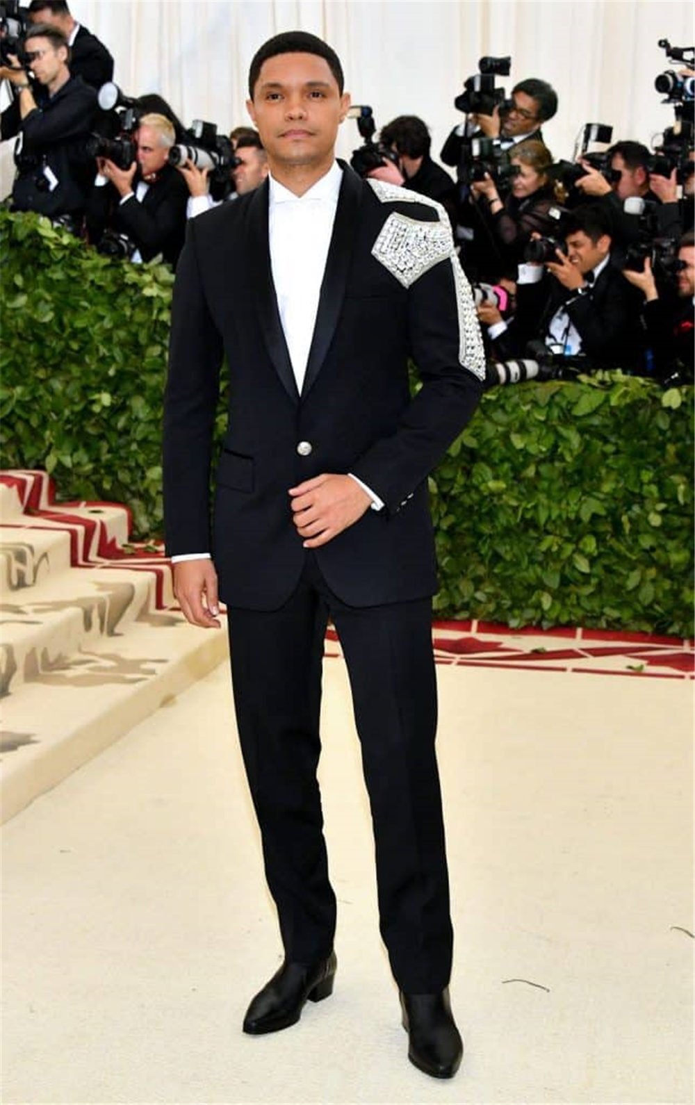 Designer Fashion Celebrity Mens Customized Wedding Tuxedos Slim Fit Groom Wear Dinner Prom Party Blazer (Jacket+Pants)