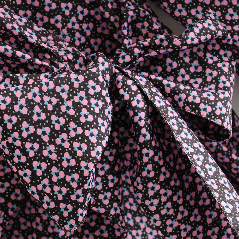 Women Vintage Floral Print Bodysuits Elegant Bow Tie Puff Sleeve Playsuit Ladies Sexy V Neck Summer Beach Short Jumpsuit 210515